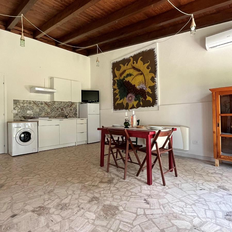 Li Papi Villa Галатоне Екстериор снимка